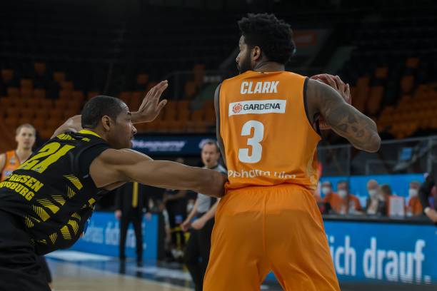 并出示警告 并出示警告