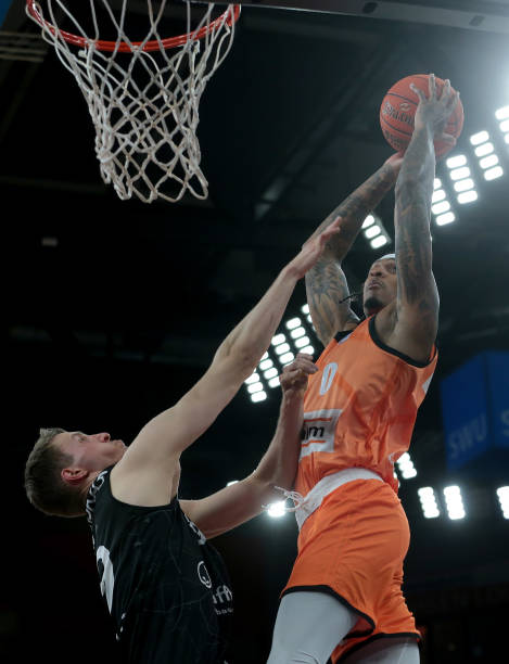 阿里纳斯 阿里纳斯