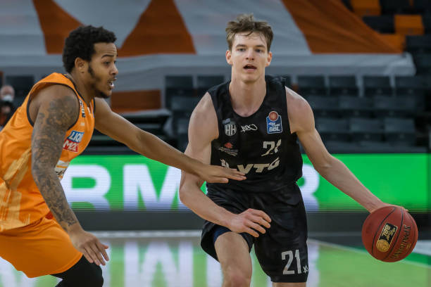 仅依赖于球 仅依赖于球