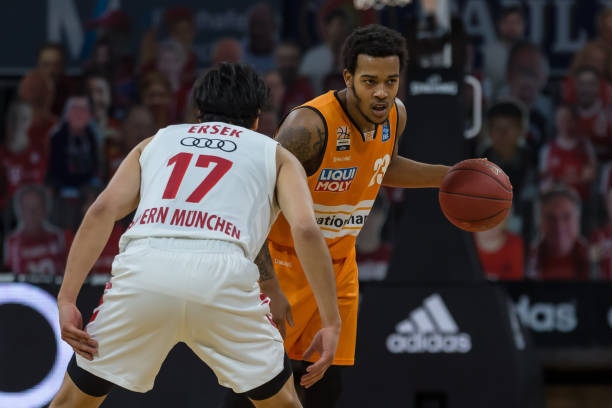 与内线策应 与内线策应